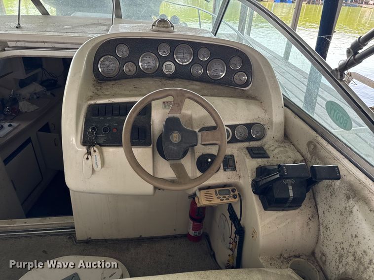 image for item NQ9663 1998 Larson 290 Cabrio  boat