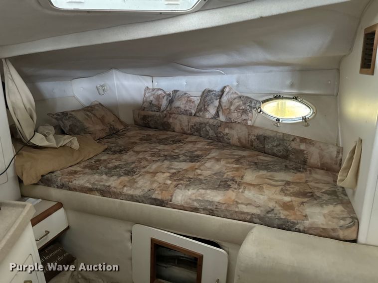 image for item NQ9663 1998 Larson 290 Cabrio  boat