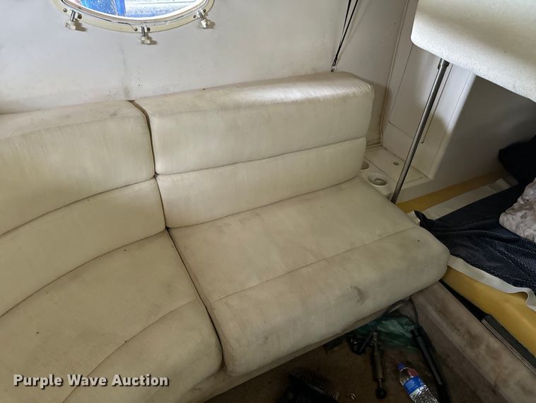 image for item NQ9663 1998 Larson 290 Cabrio  boat