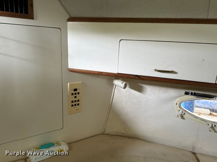 image for item NQ9663 1998 Larson 290 Cabrio  boat