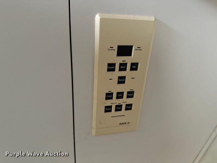 image for item NQ9663 1998 Larson 290 Cabrio  boat