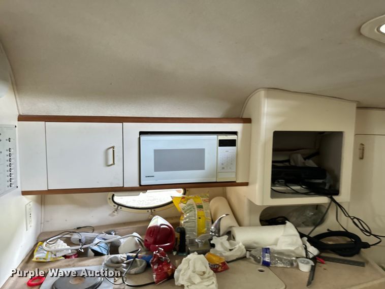 image for item NQ9663 1998 Larson 290 Cabrio  boat