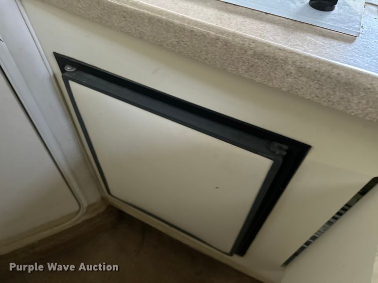 image for item NQ9663 1998 Larson 290 Cabrio  boat