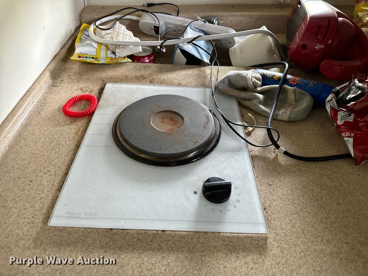 image for item NQ9663 1998 Larson 290 Cabrio  boat