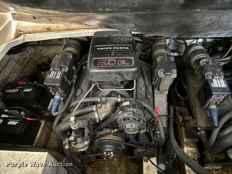 image for item NQ9663 1998 Larson 290 Cabrio  boat