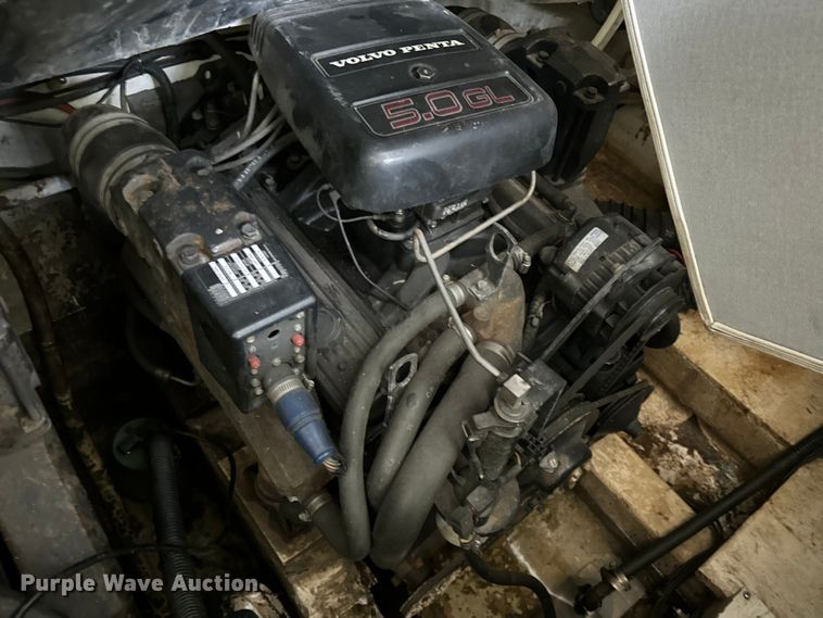 image for item NQ9663 1998 Larson 290 Cabrio  boat