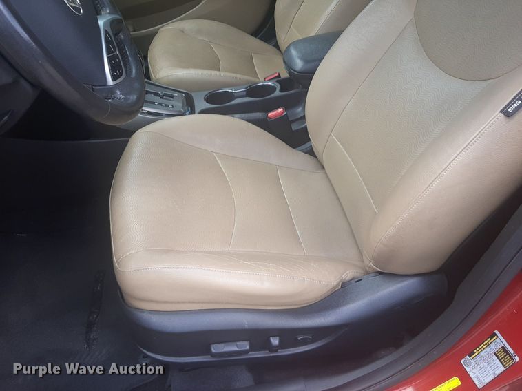 image for item NU9806 2013 Hyundai Elantra  