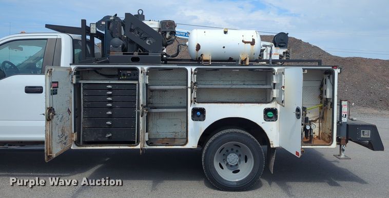image for item NW9505 2018 Ford F550 Super Duty utility / service truck