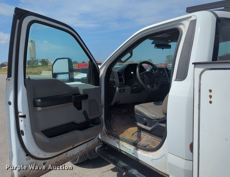 image for item NW9505 2018 Ford F550 Super Duty utility / service truck