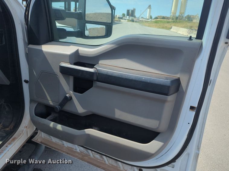 image for item NW9505 2018 Ford F550 Super Duty utility / service truck