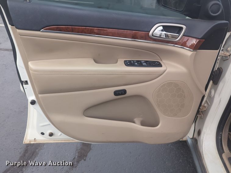 image for item NW9543 2012 Jeep Grand Cherokee Limited SUV