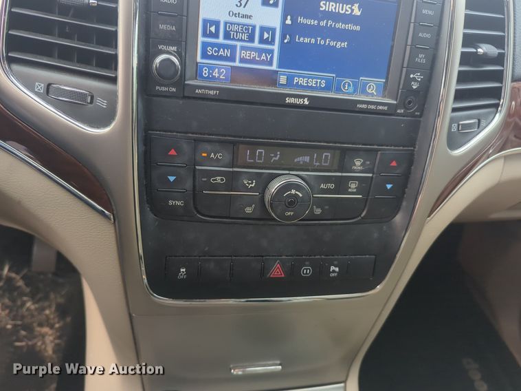 image for item NW9543 2012 Jeep Grand Cherokee Limited SUV