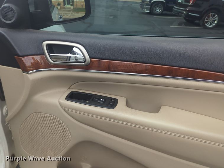 image for item NW9543 2012 Jeep Grand Cherokee Limited SUV