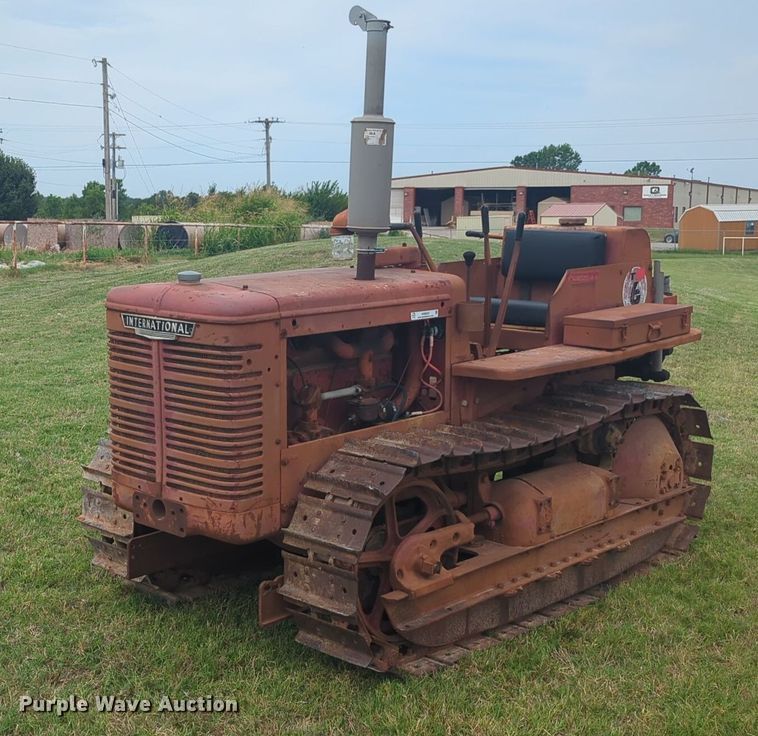 image for item NW9547 International T6 tractor