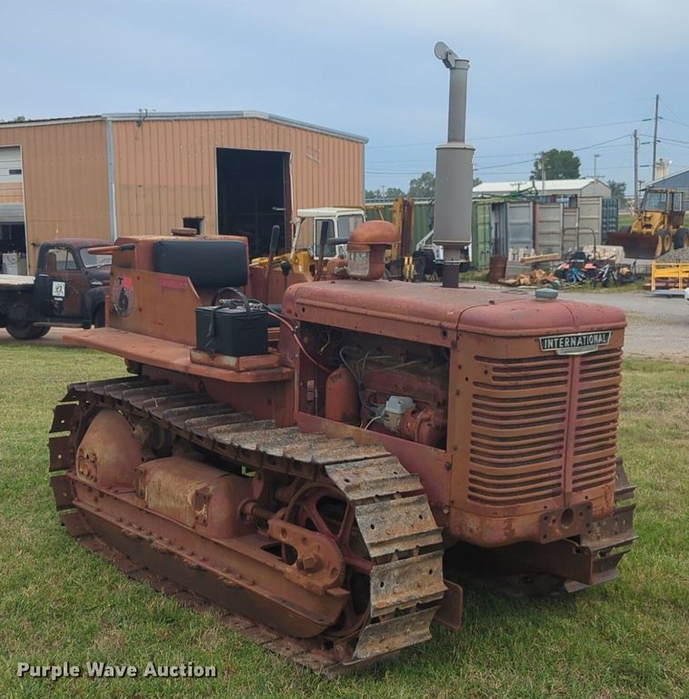 image for item NW9547 International T6 tractor
