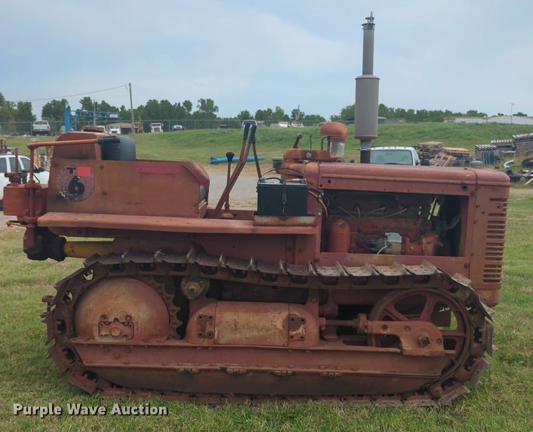 image for item NW9547 International T6 tractor