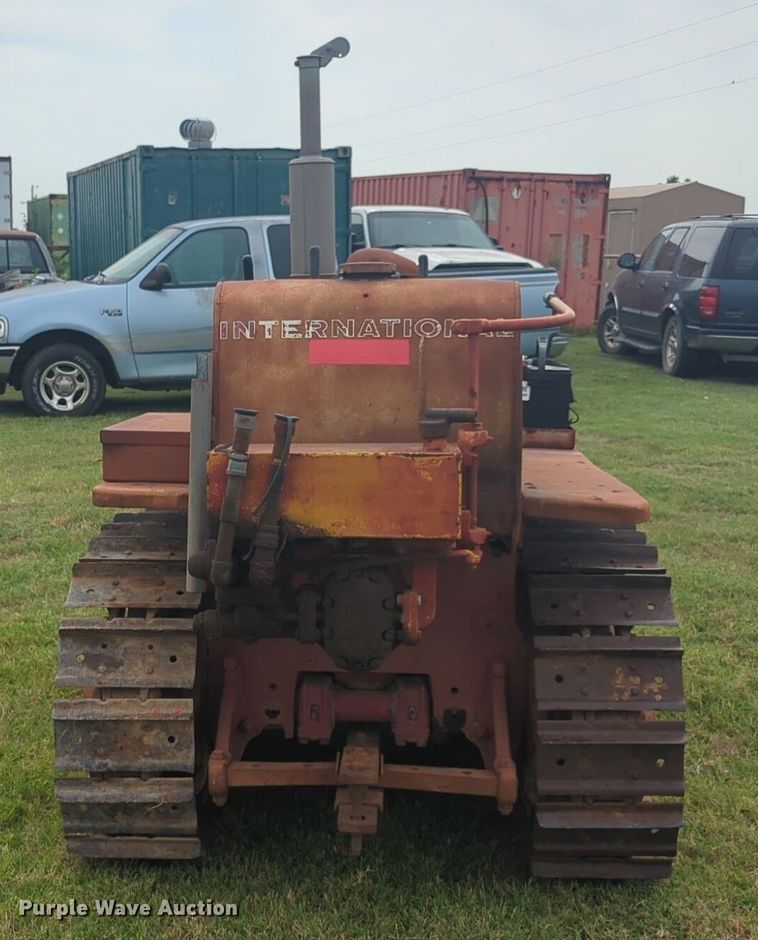 image for item NW9547 International T6 tractor