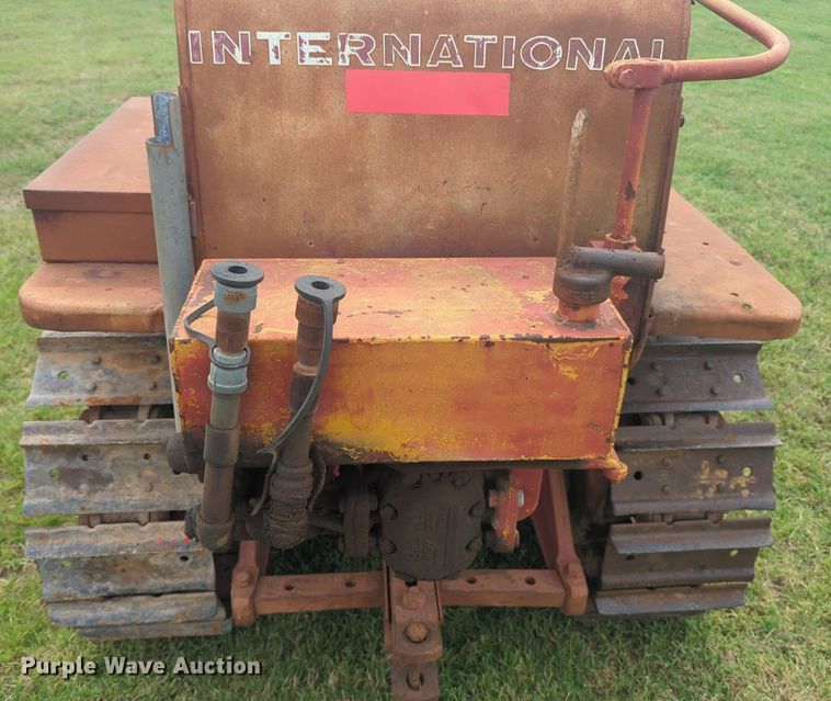 image for item NW9547 International T6 tractor