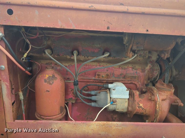 image for item NW9547 International T6 tractor