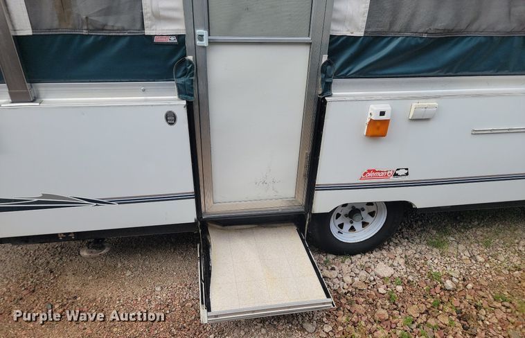 image for item OD9586 2001 Fleetwood 7x19GRTR pop-up camper