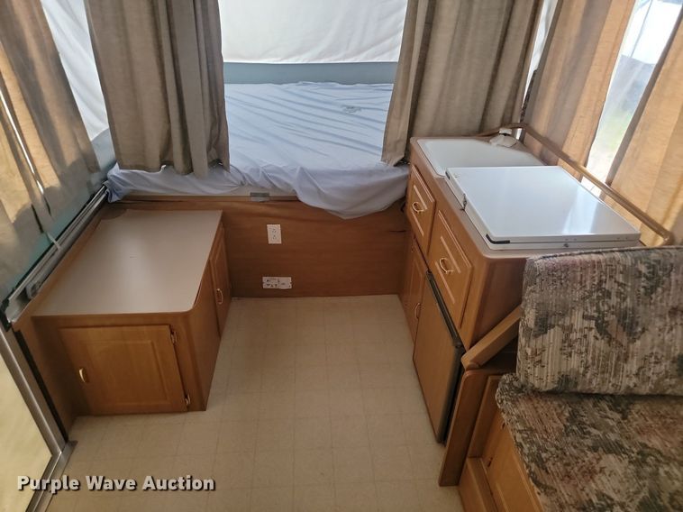 image for item OD9586 2001 Fleetwood 7x19GRTR pop-up camper