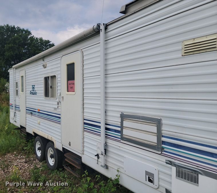 image for item OD9587 2002 Fleetwood Prowler 30N camper