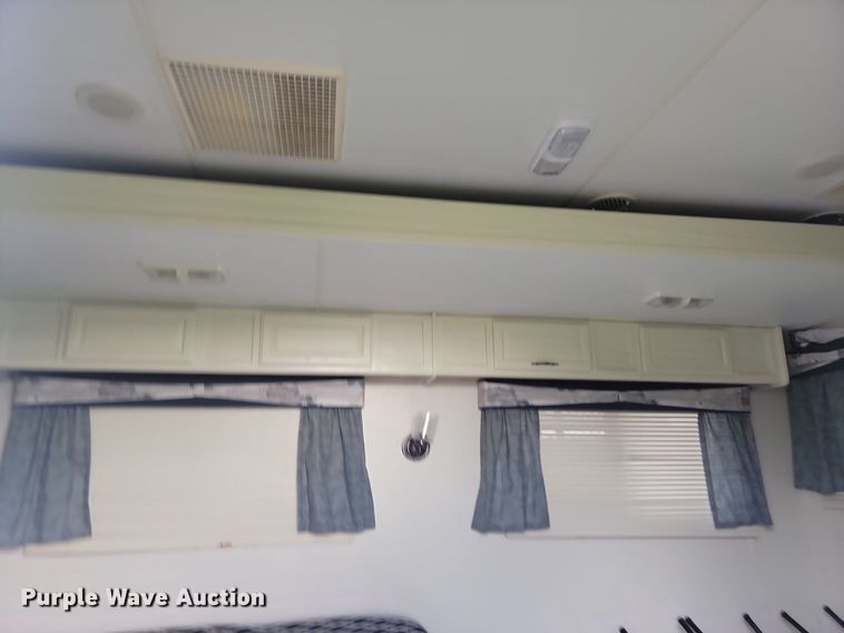 image for item OD9587 2002 Fleetwood Prowler 30N camper