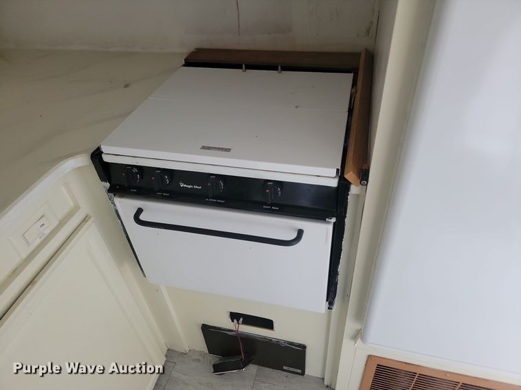 image for item OD9587 2002 Fleetwood Prowler 30N camper