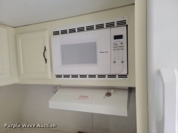 image for item OD9587 2002 Fleetwood Prowler 30N camper