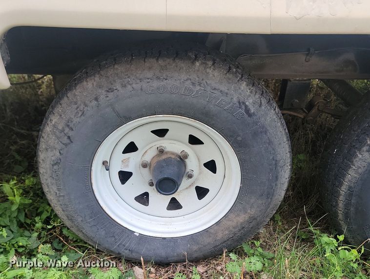 image for item OD9587 2002 Fleetwood Prowler 30N camper