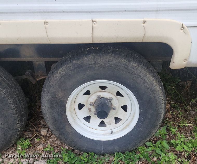 image for item OD9587 2002 Fleetwood Prowler 30N camper