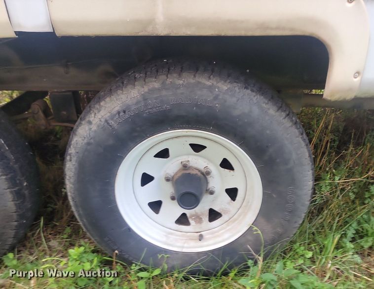 image for item OD9587 2002 Fleetwood Prowler 30N camper