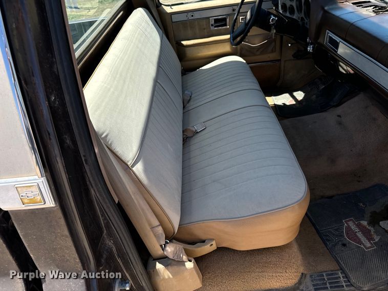 image for item OE9228 1985 Chevrolet  Silverado C10 pickup truck