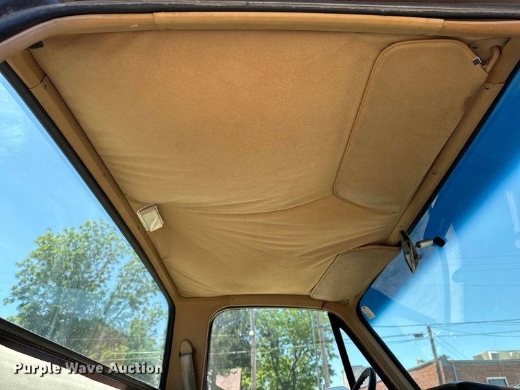 image for item OE9228 1985 Chevrolet  Silverado C10 pickup truck