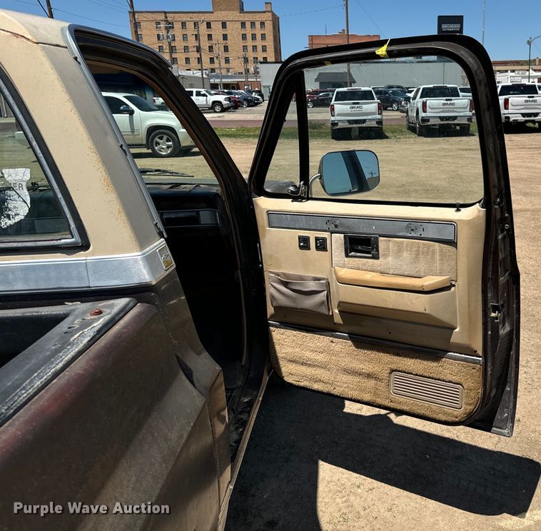 image for item OE9228 1985 Chevrolet  Silverado C10 pickup truck