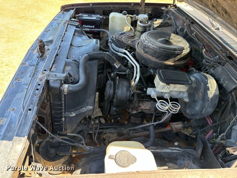 image for item OE9228 1985 Chevrolet  Silverado C10 pickup truck