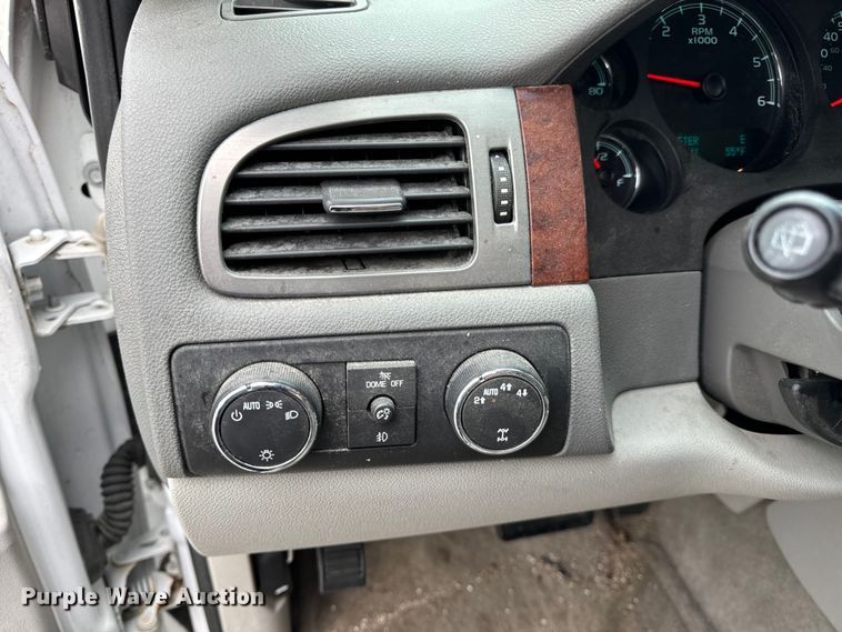 image for item OF9768 2011 Chevrolet  Tahoe LT SUV