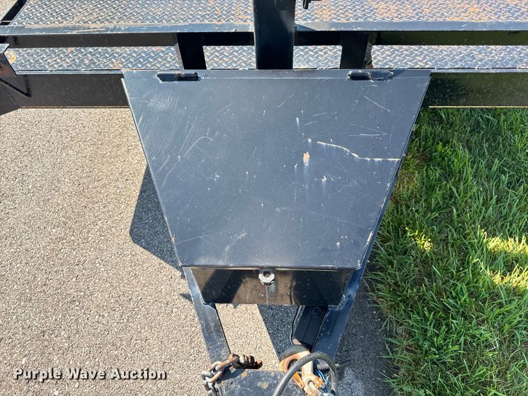 image for item OF9784 2020 Maxwell tilt deck equipment trailer