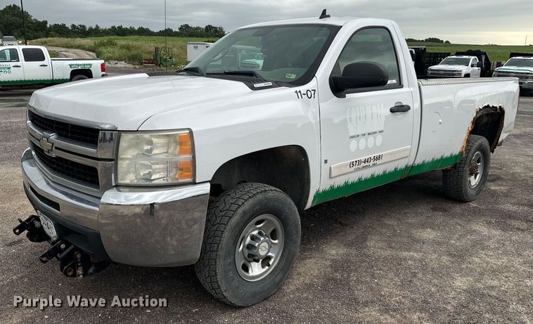 image for item OF9799 2007 Chevrolet  Silverado 2500HD pickup truck