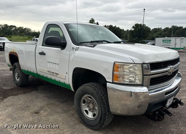 image for item OF9799 2007 Chevrolet  Silverado 2500HD pickup truck