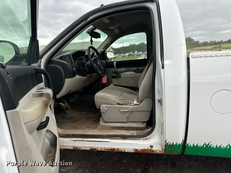 image for item OF9799 2007 Chevrolet  Silverado 2500HD pickup truck