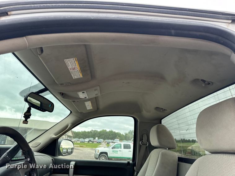 image for item OF9799 2007 Chevrolet  Silverado 2500HD pickup truck