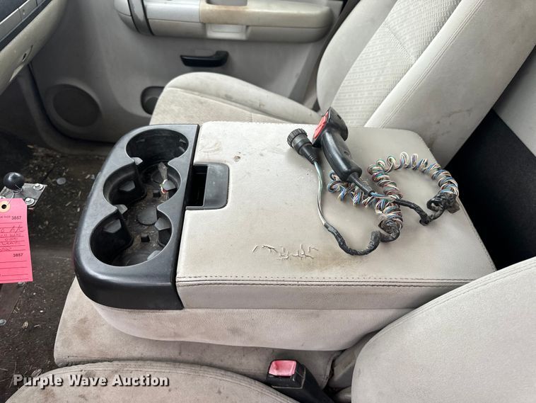 image for item OF9799 2007 Chevrolet  Silverado 2500HD pickup truck