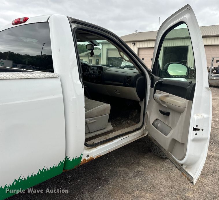 image for item OF9799 2007 Chevrolet  Silverado 2500HD pickup truck