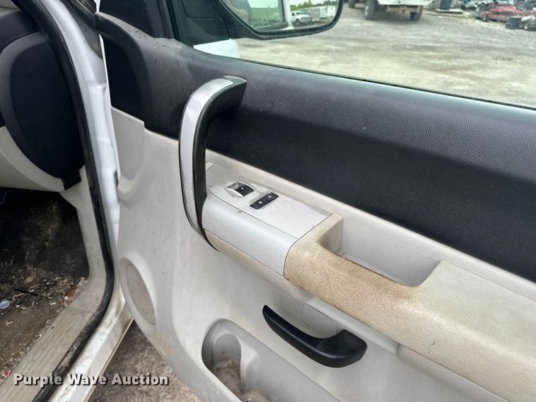 image for item OF9799 2007 Chevrolet  Silverado 2500HD pickup truck