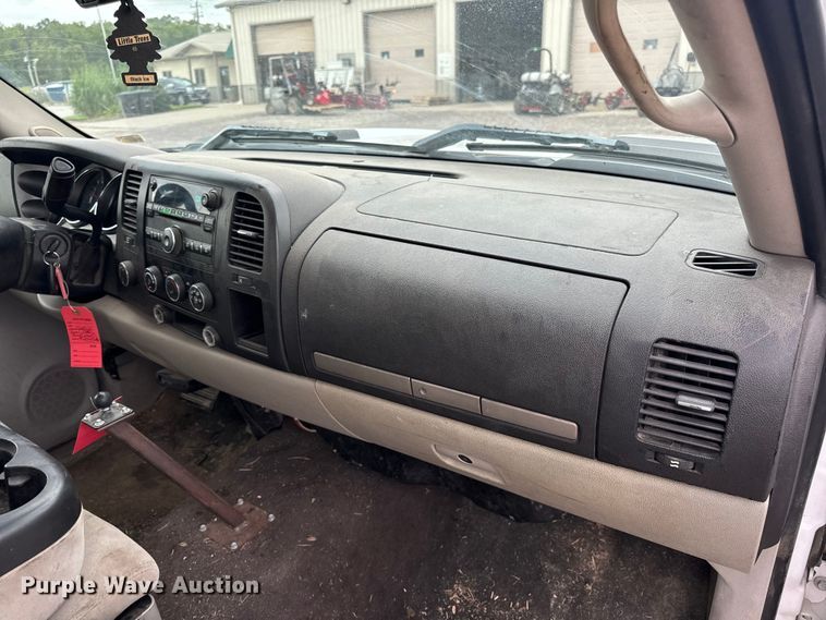 image for item OF9799 2007 Chevrolet  Silverado 2500HD pickup truck