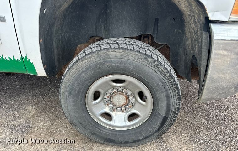 image for item OF9799 2007 Chevrolet  Silverado 2500HD pickup truck