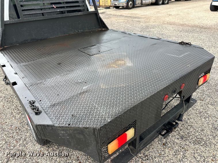 image for item OL9662 2007 Chevrolet Silverado 3500 Crew Cab flatbed pickup truck