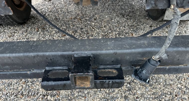 image for item OL9662 2007 Chevrolet Silverado 3500 Crew Cab flatbed pickup truck