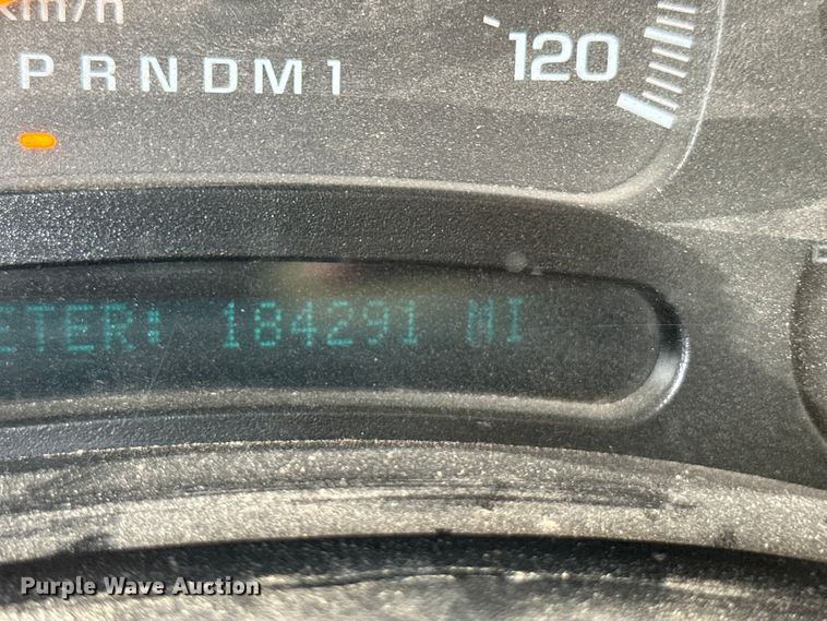 image for item OL9662 2007 Chevrolet Silverado 3500 Crew Cab flatbed pickup truck